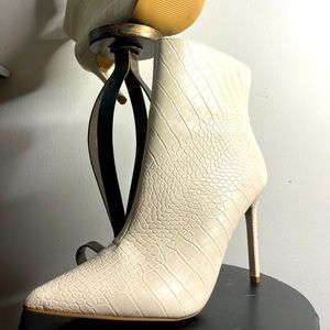 Cream - Animal - zip Women’s Boots